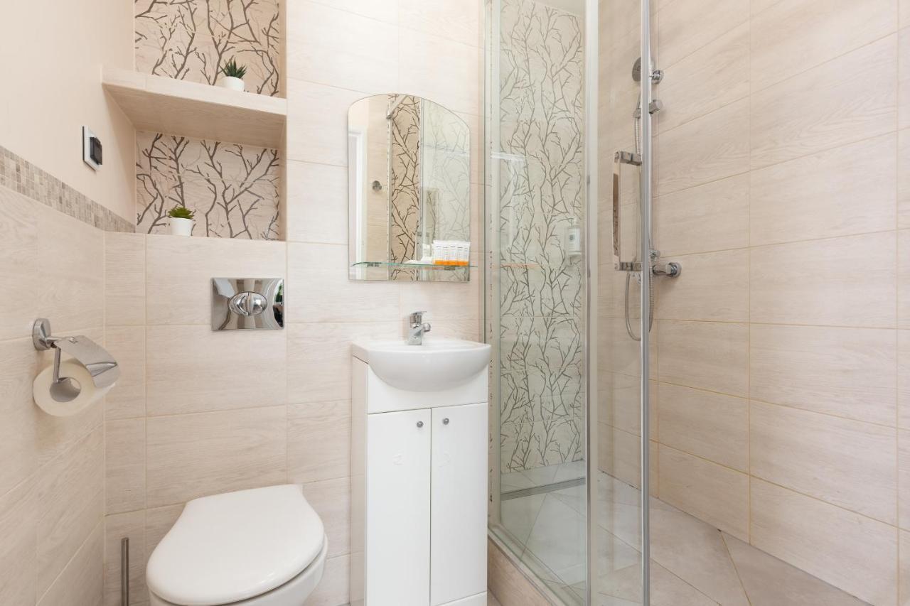 Royal Park Sielecka By Renters Apartment Warsaw