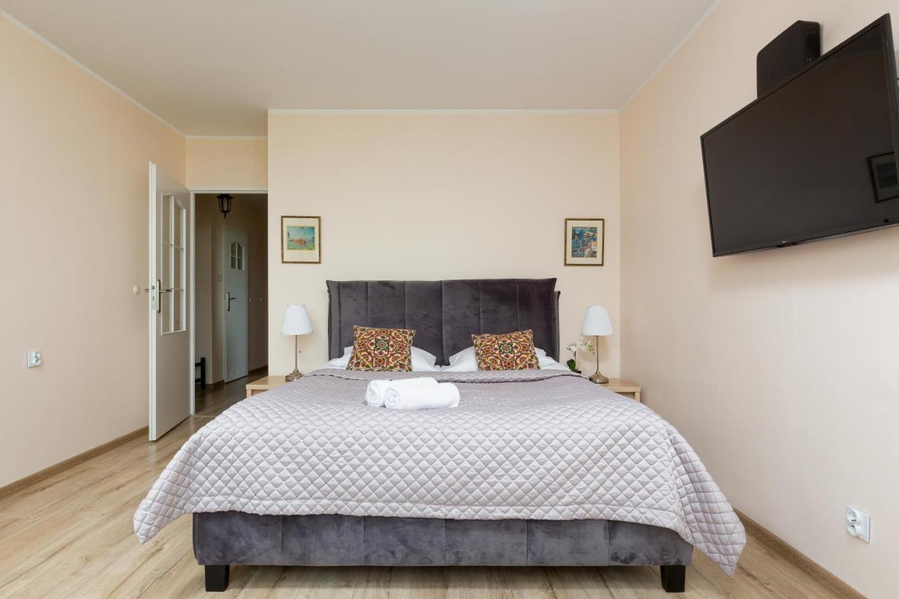 Royal Park Sielecka By Renters Apartment
